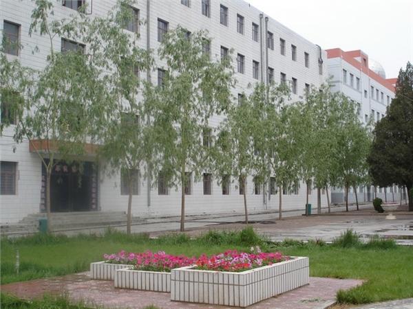  p>永登二中,地处素称"文化之乡"的红城镇,学校创办于1956年,2004年 a