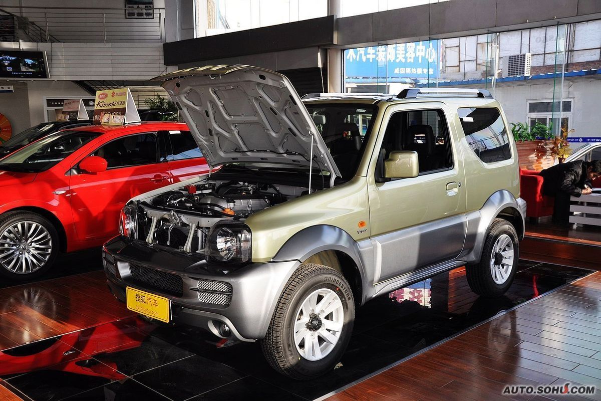  p>铃木吉姆尼是指由日本铃木公司生产的轻型越野车,英文名称为"jimny