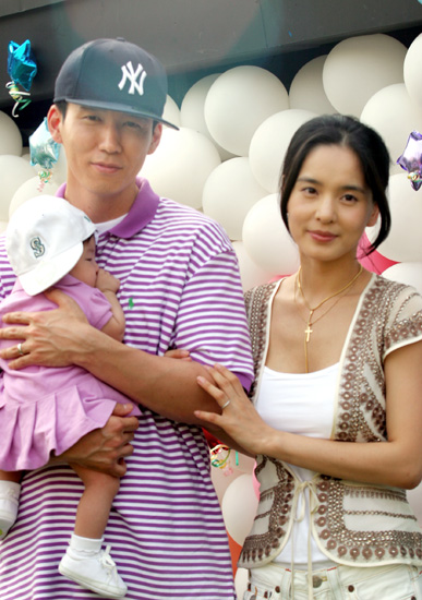  p data-id="gnx1xd6kb0">《爱情判决》是2005年由金圣洙,郑惠英