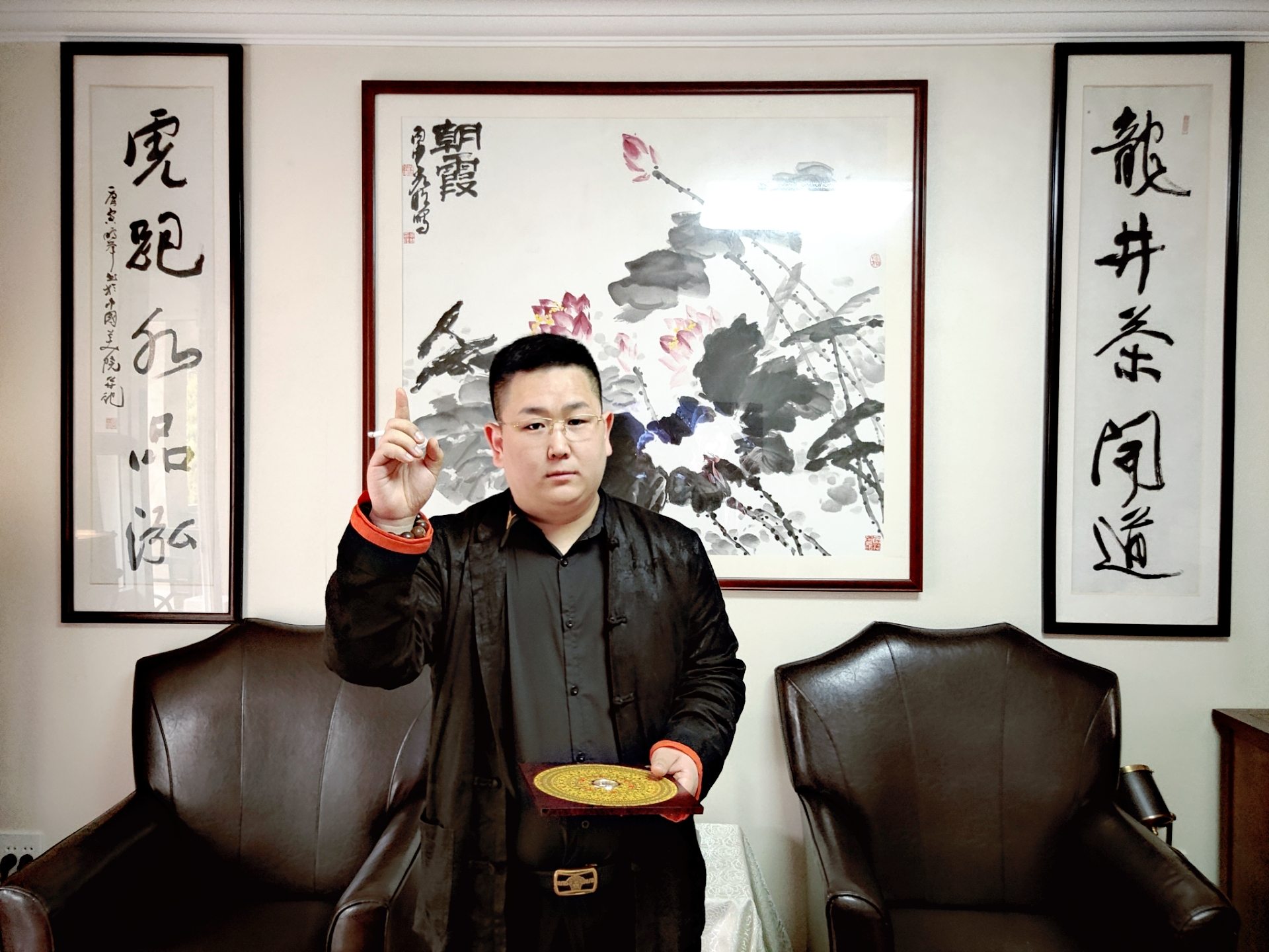 诗人,学者,国学大师,廖氏风水第二代传人,中国传统文化的积极传播者