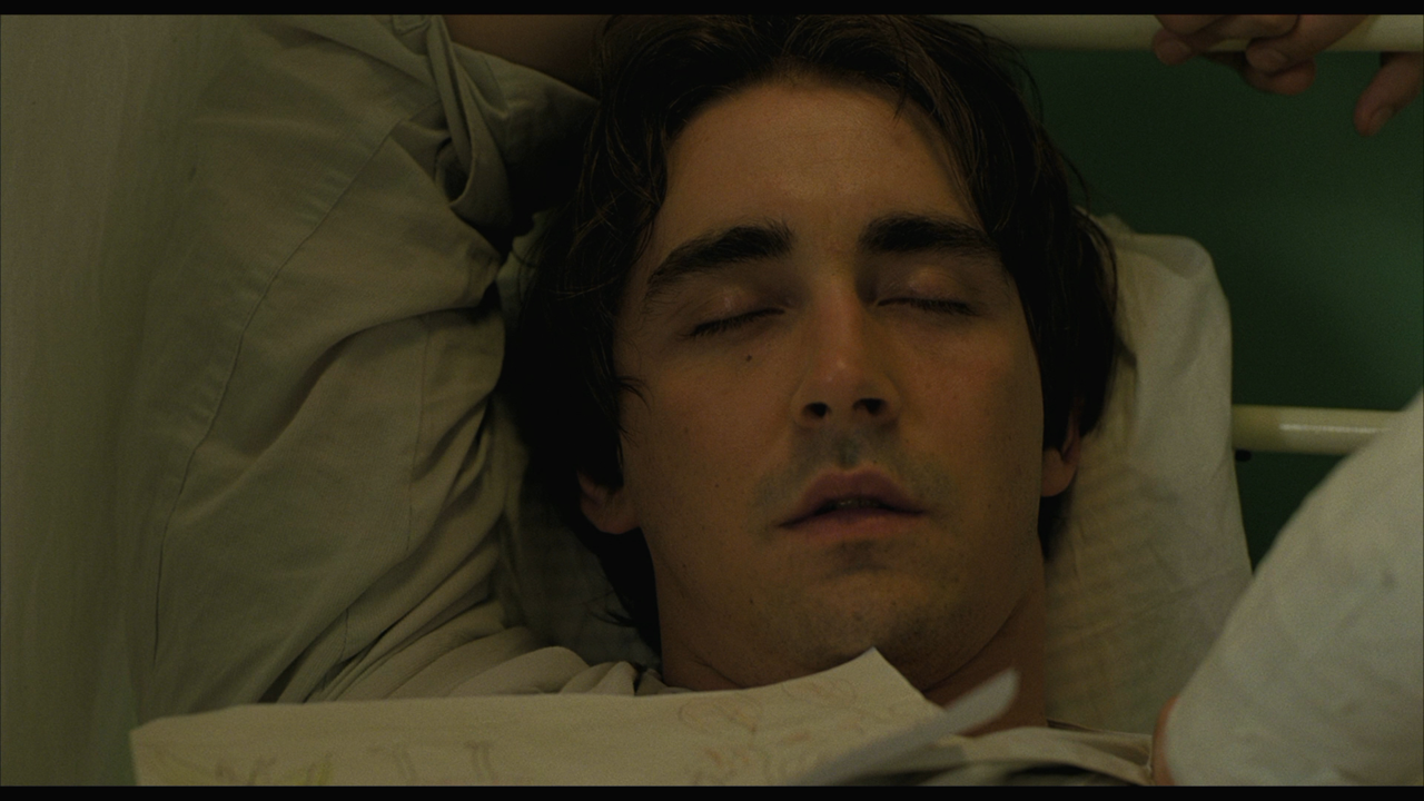  p data-id="gnt7b1mngx">《坠入》是 a target="_blank" href="/item