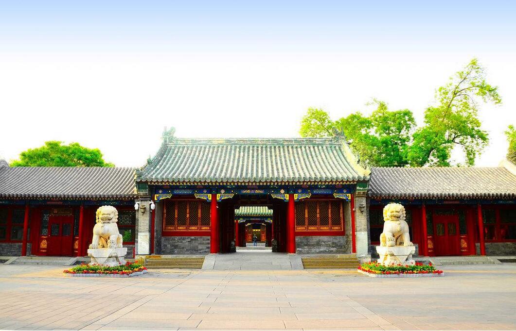 wxh">王府大门是<a target="