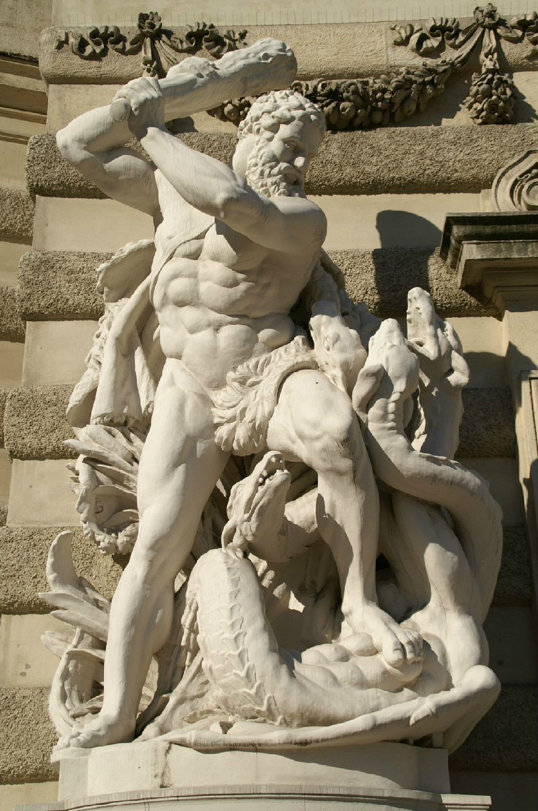  p>赫拉克勒斯(希腊语:Ηρακλ    ,英语:hercules,又译海格力斯)