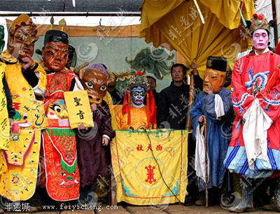  p>傩戏,又称鬼戏,是汉族最古老的一种祭神跳鬼,驱瘟避疫,表示安庆的