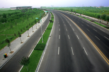 宽阔的马路