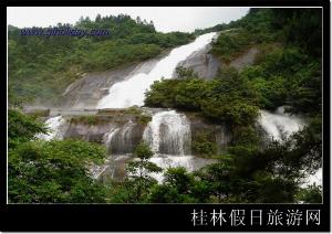 桂林资源宝鼎瀑布