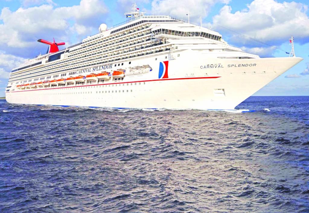 嘉年华光荣号排水量11万吨,总长度952英尺,甲板楼层14层,可以容纳2974