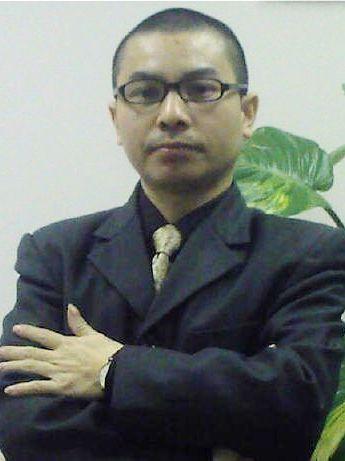 在这之前先后服务于某美资投资公司和美国党豪斯经研所,分别担任首
