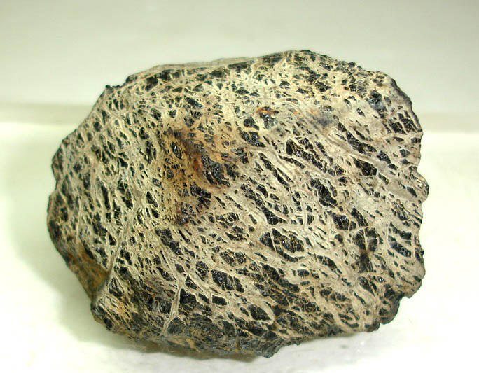  p>角闪石岩又称"普通角闪石岩",是闪石矿物中的一类.