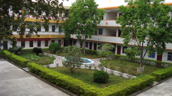 五华县河东镇黎塘中学