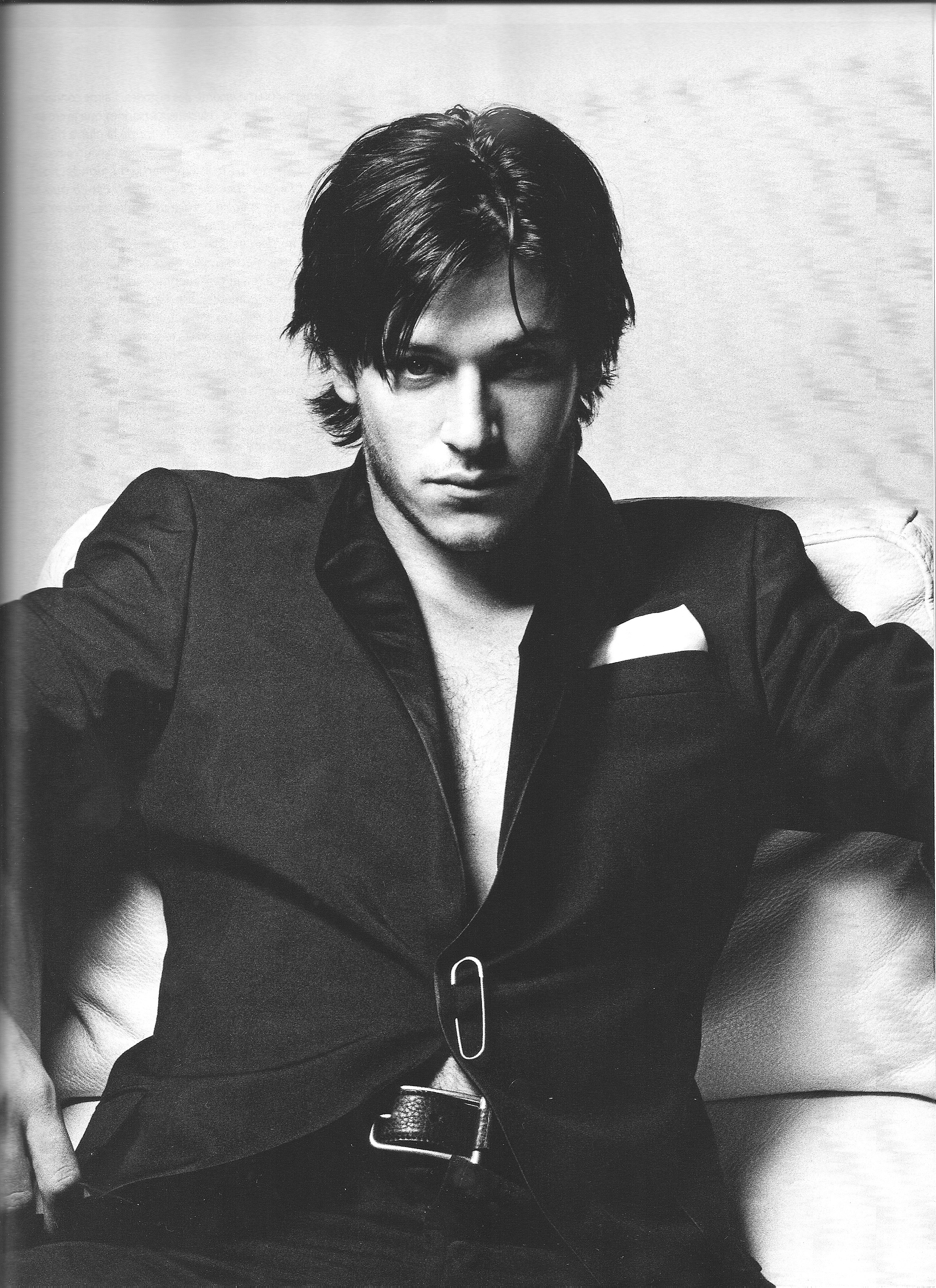  p>加斯帕德·尤利尔(gaspard ulliel)1984年11月25日出生,法国男演员