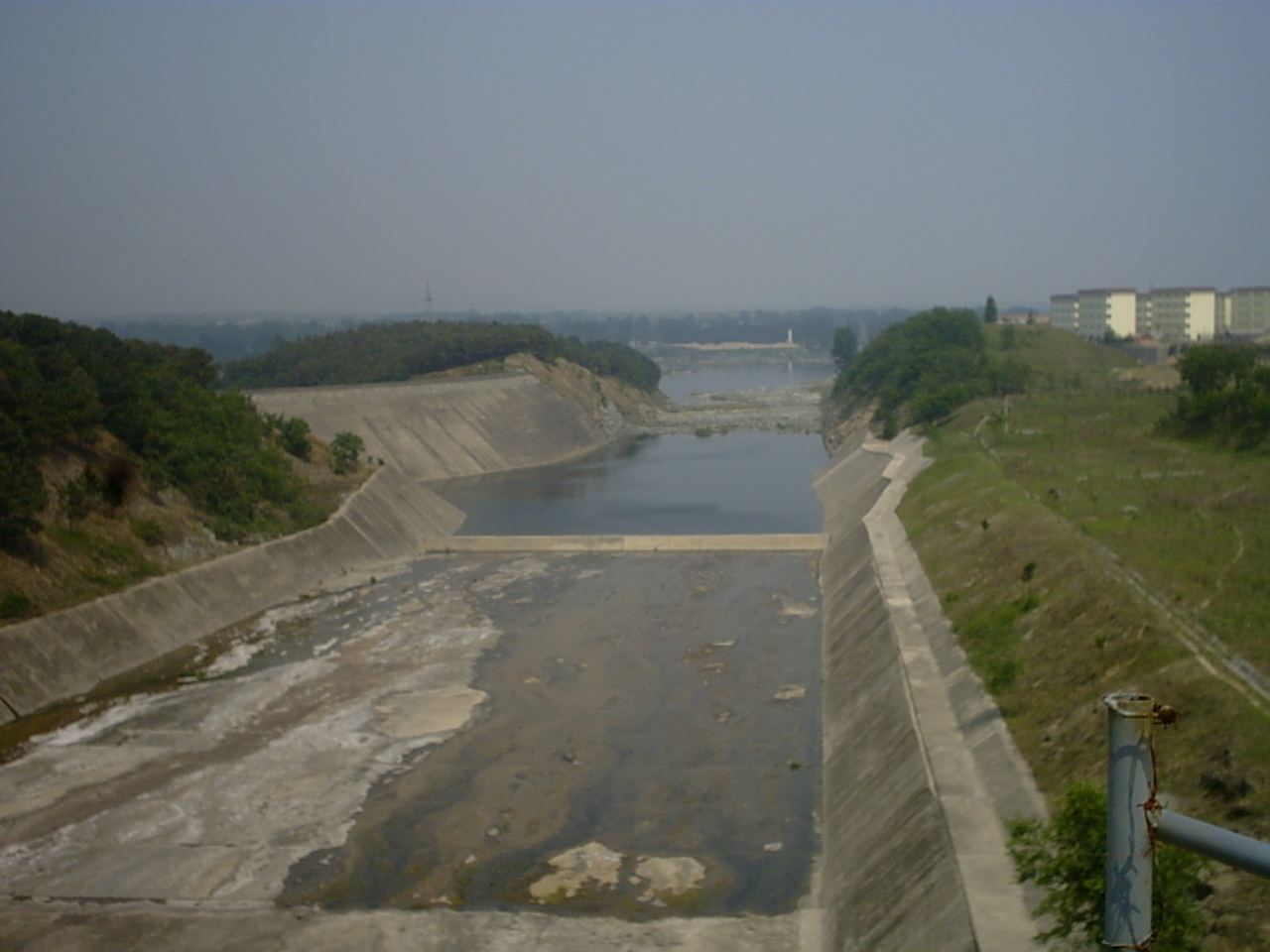  p>鸭河口水库位于南阳市城区以北40公里处的鸭河工区境内,长江流域 a