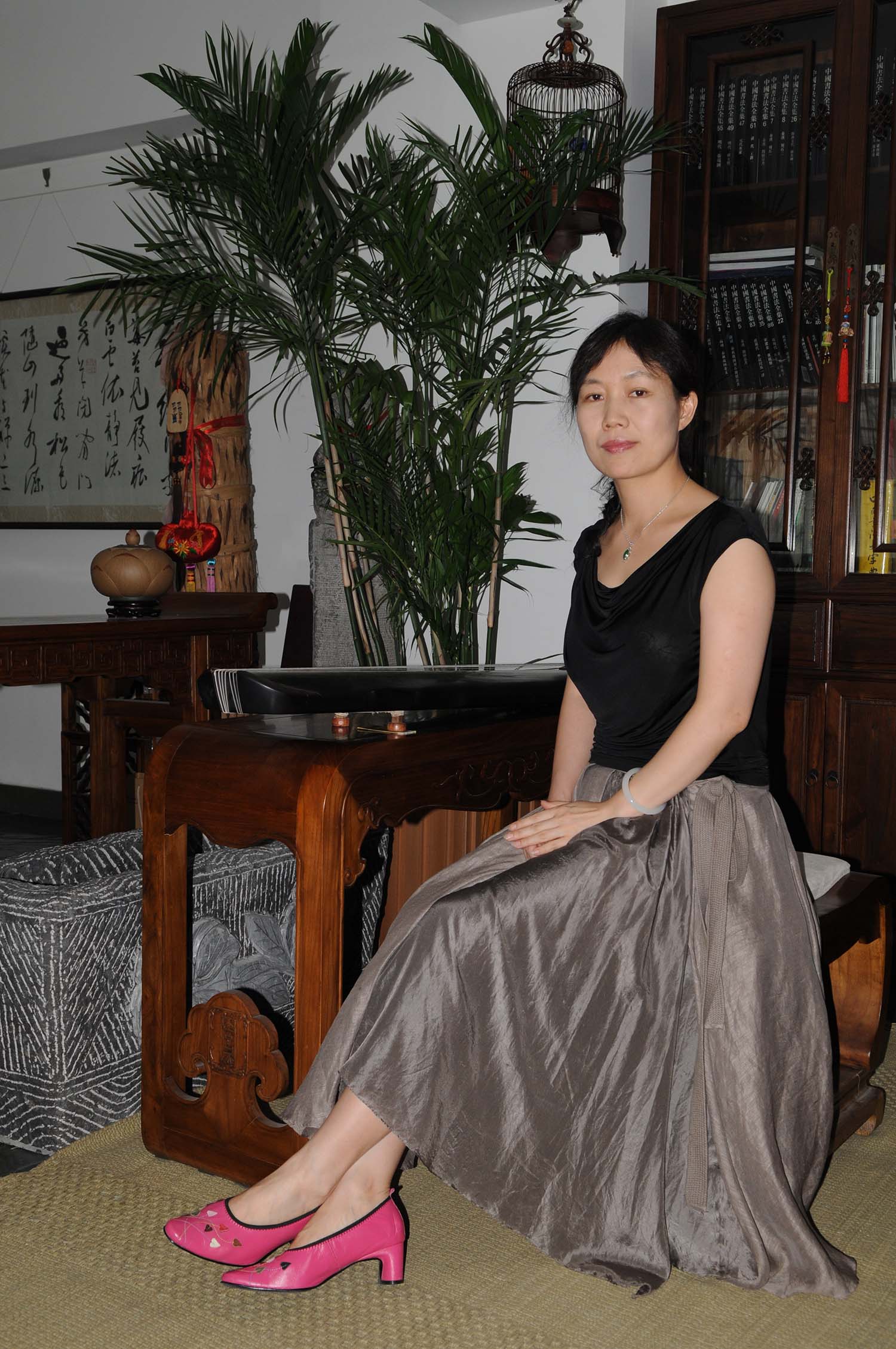 女,陕西延安人,1966年9月生,民盟盟员,中国当代书法家,散文作者,诗人