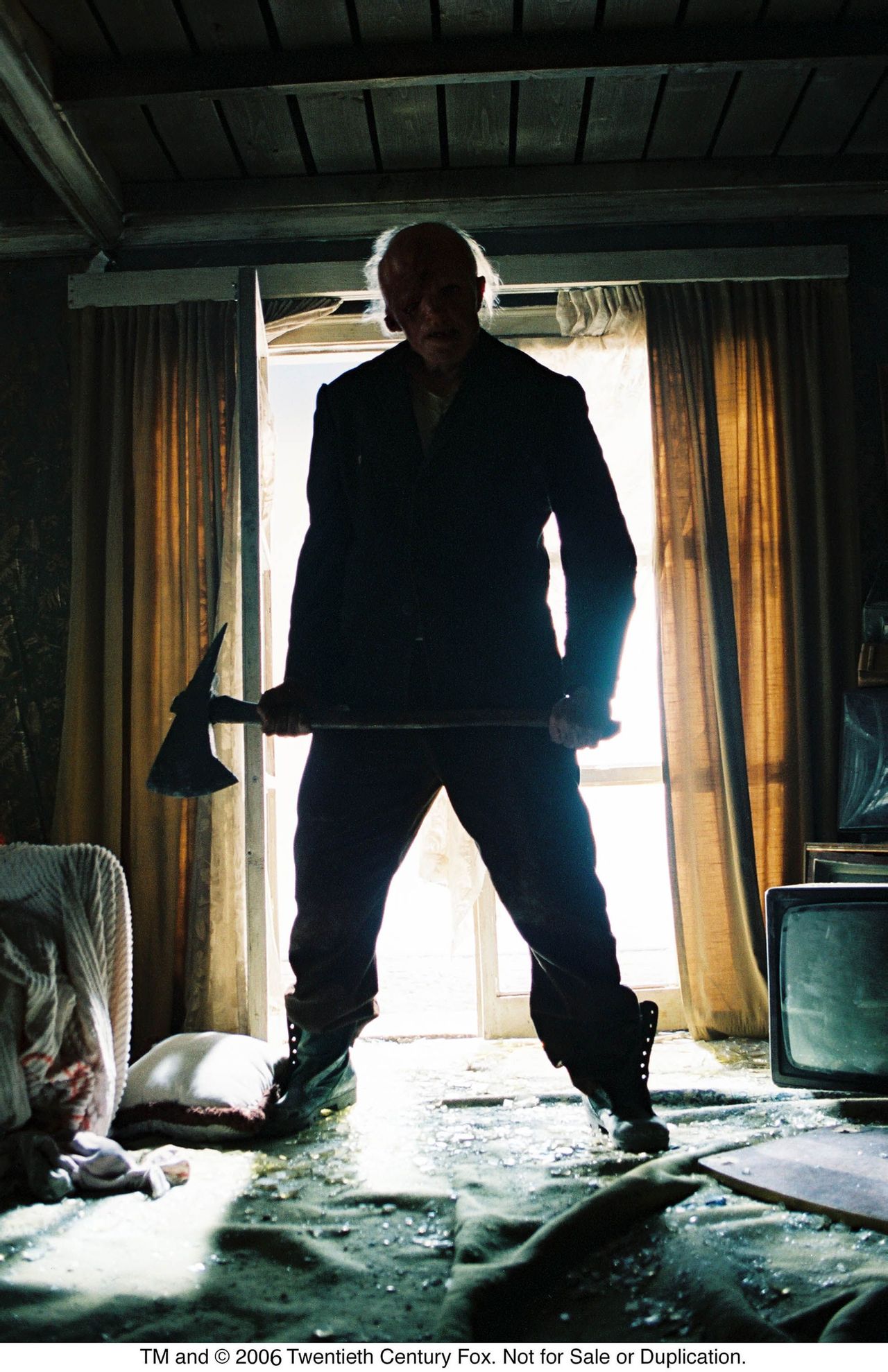  p>《隔山有眼》(the hills have eyes)是由 a target="_blank" href=