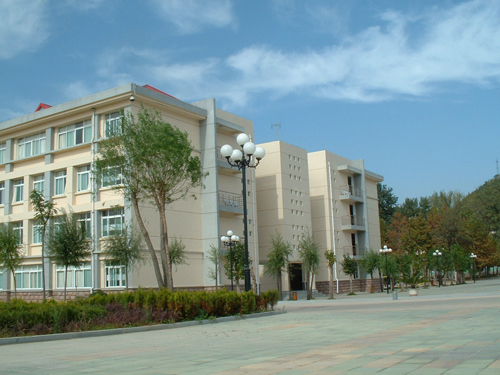 济南市历城区第一中学