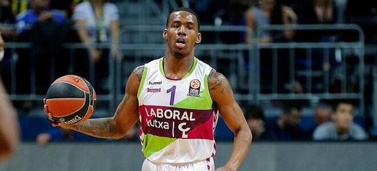 达柳斯·亚当斯