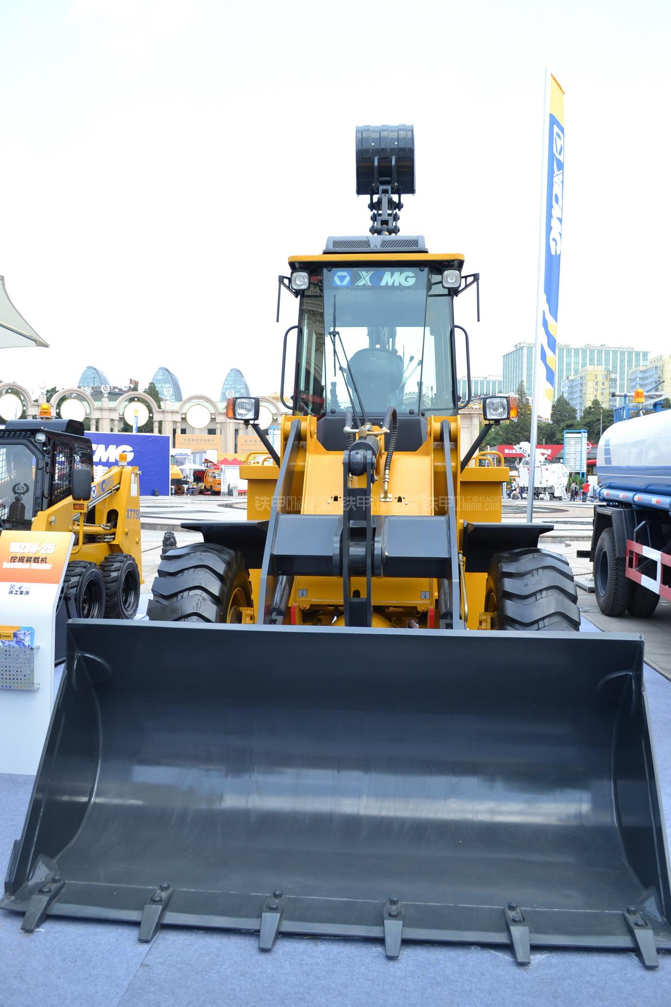  p>徐工集团前身是创建于1948年的徐州工程机械制造厂,成立以来,一直