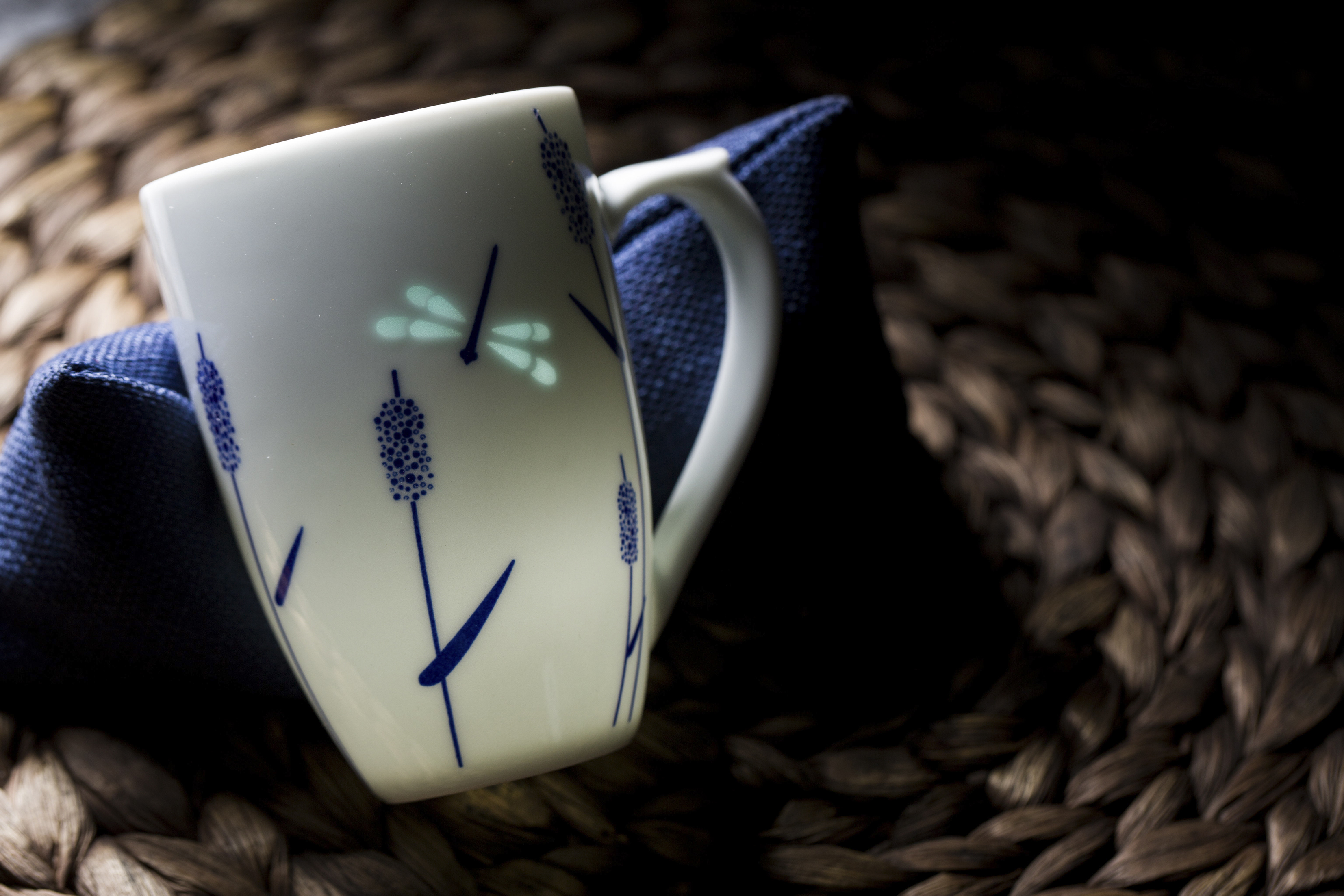 景德镇青花玲珑瓷