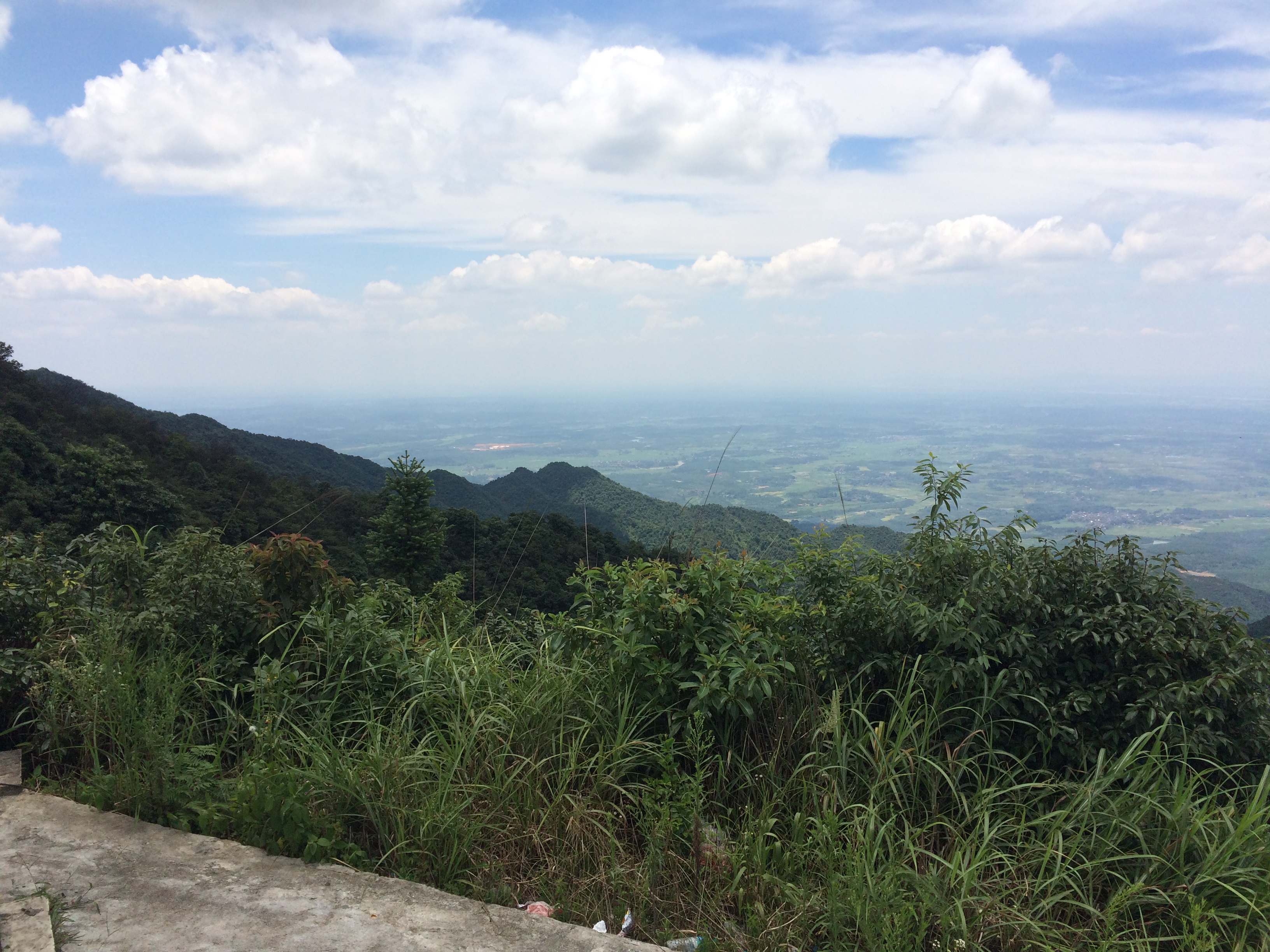 ">紫瑶山,位于江西省 a target="_blank" href="/item/泰和县/83931"