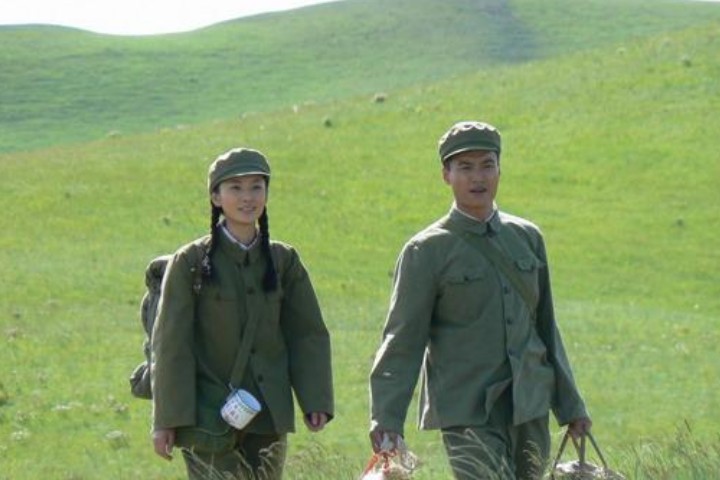  p>《我的青春我的梦》是一部30集的国产电视剧,以34年前在内蒙古地区