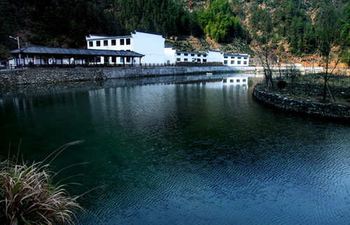  p>璜尖乡,隶属于安徽省黄山市休宁县,地处 a target="_blank" href="