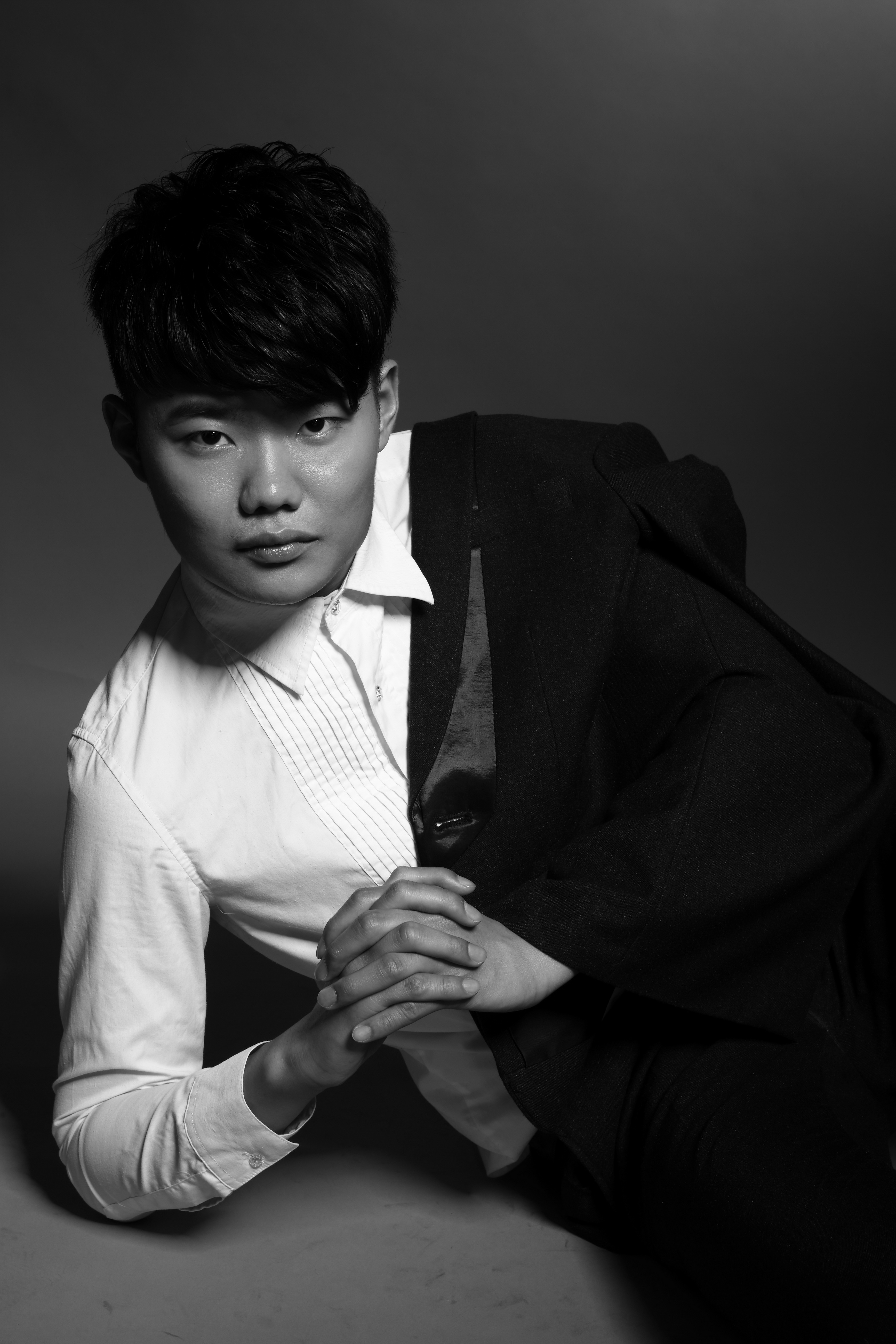 官羽以极具辨识度的 a target="_blank" href="