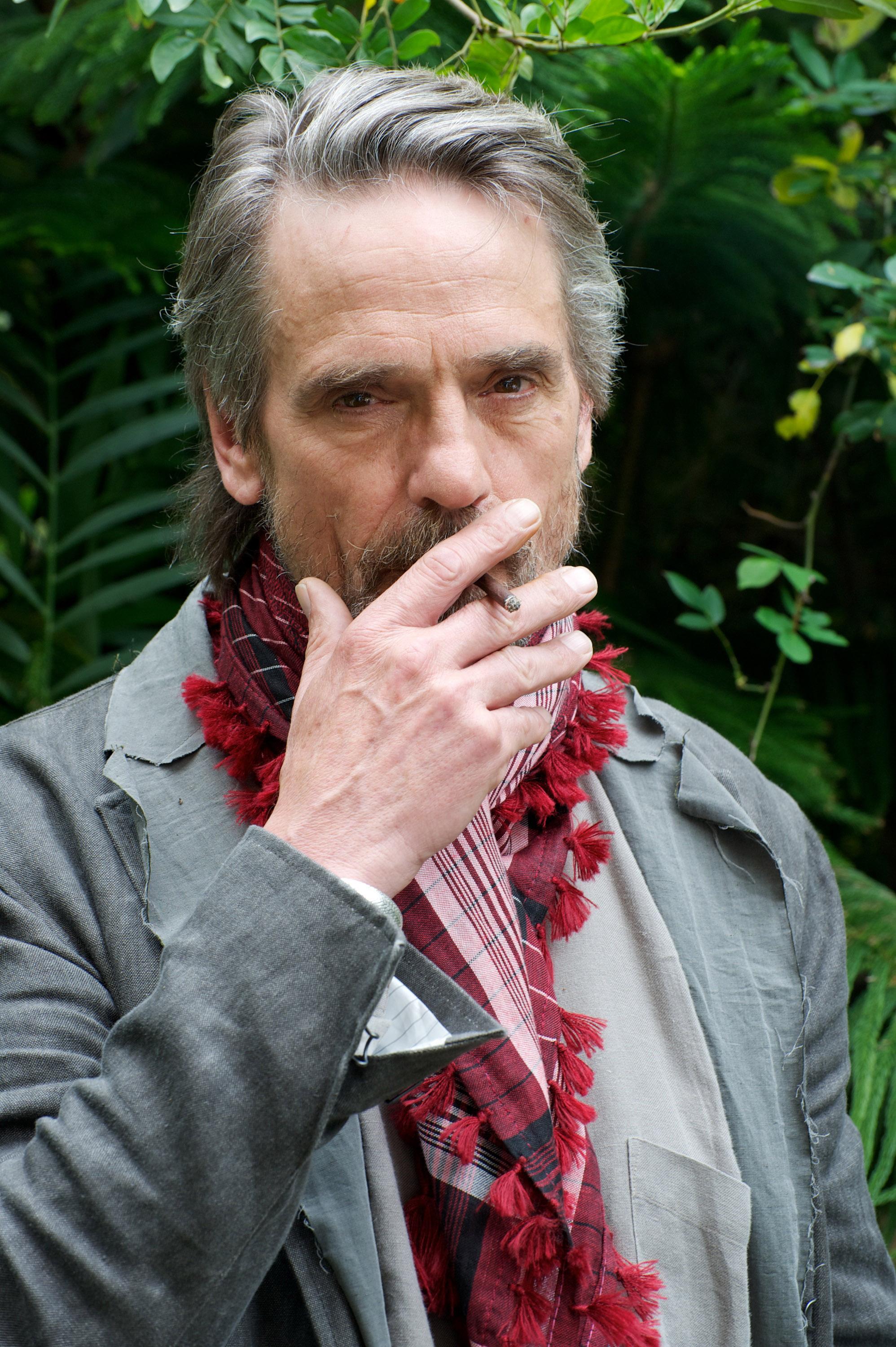  p>杰瑞米·艾恩斯,1948年9月19日出生于英国,英国影视男演员.