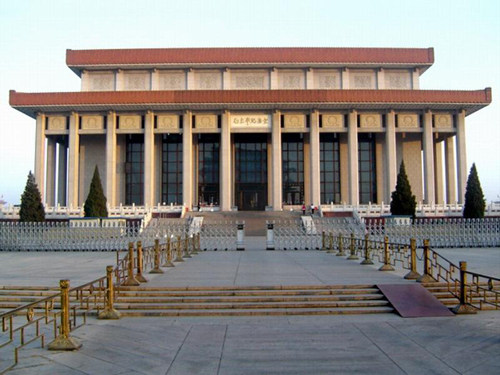 出生于山东省济南市, a target="_blank" href="/item/中国工程院院士