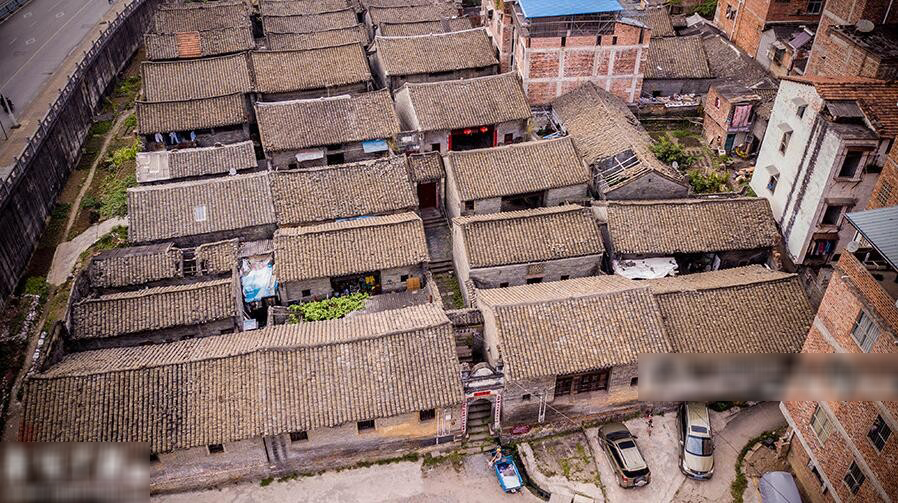  p>黄家大院,位于南宁市中尧南路88号,有一处清朝建筑,叫黄家大院