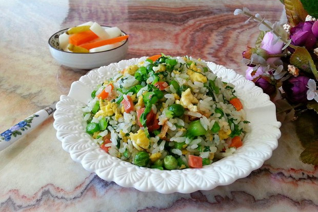 青菜火腿炒饭