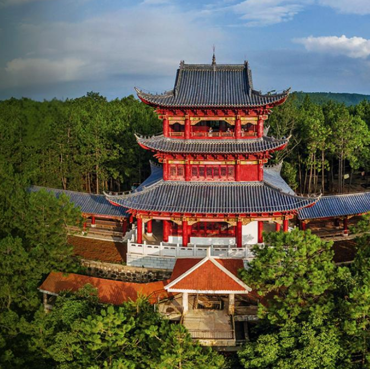  p data-id="gnvicz3skw">永仁方山风景区位于永仁县东北16公里,成昆