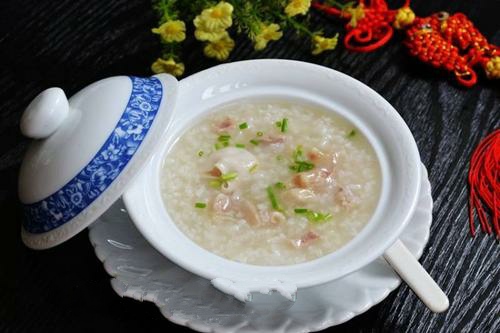 鱼鳔俗称鱼泡,其主要成分为高级胶原蛋白,含有多种