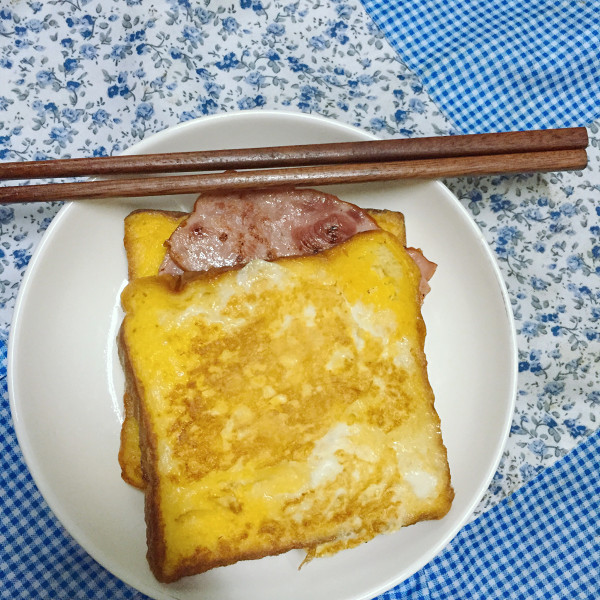 煎蛋吐司