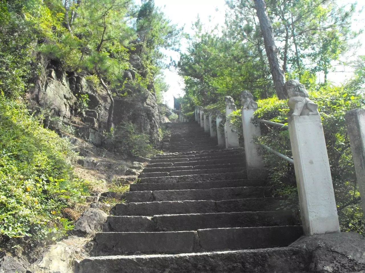 社姆山