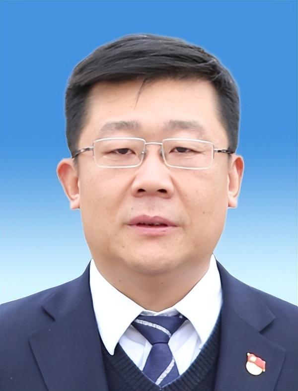 id="ty8ecynk8zbt">现任山东省烟台市莱山区人民政府党组成员,副区 