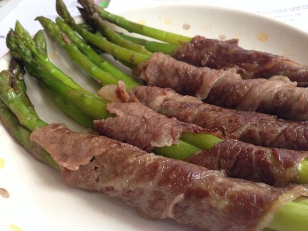  p>牛肉芦笋卷是一道以牛肉250克, a target="_blank" href="/item