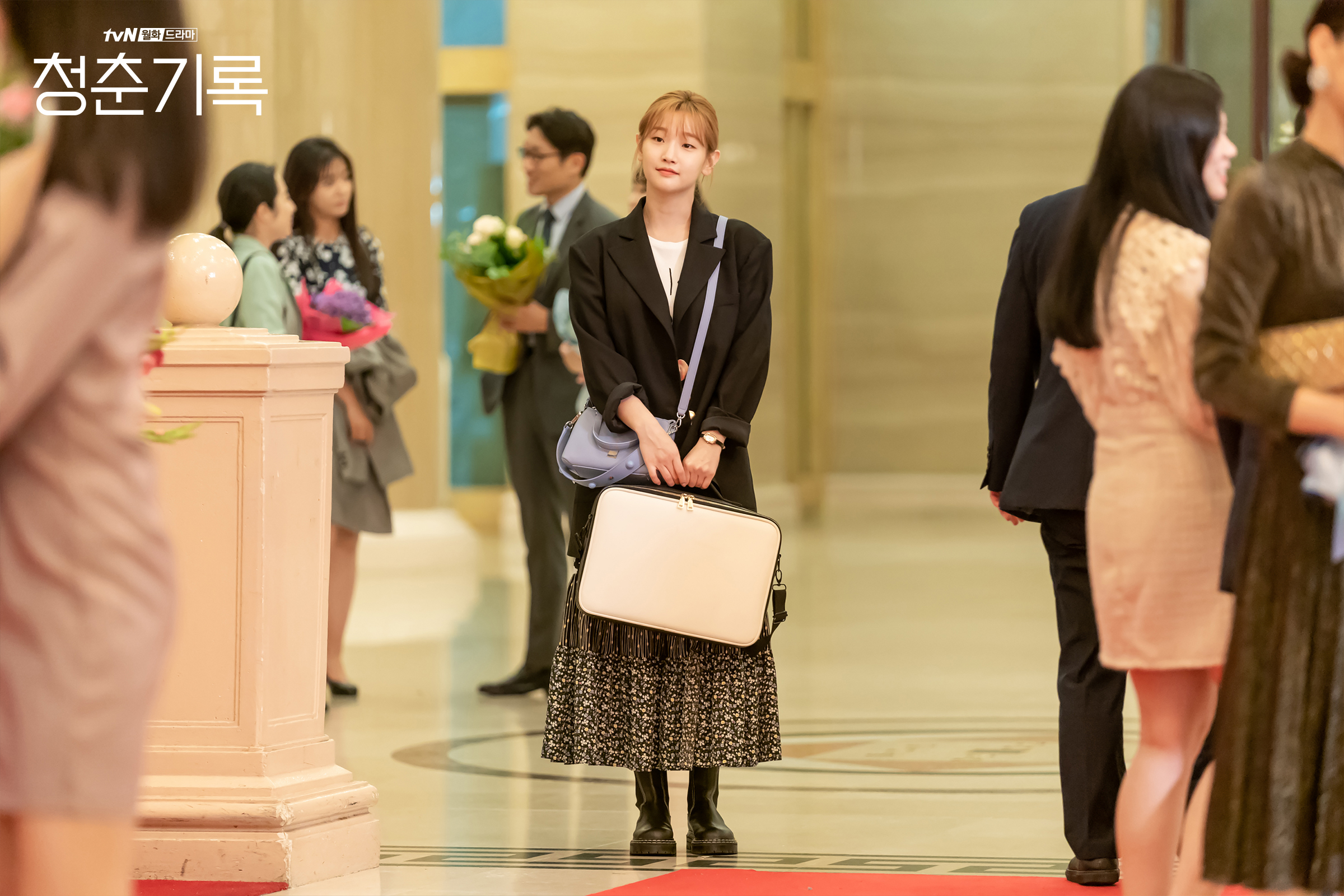  p>《青春记录》是由 a target="_blank" href="/item/安吉镐