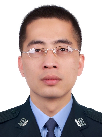 浙江宁海人,在职研究生学历,中共党员, /p> p>现任宁波市宁海县公安局