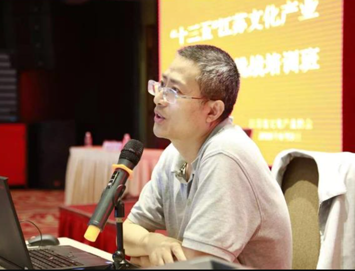 张明明
