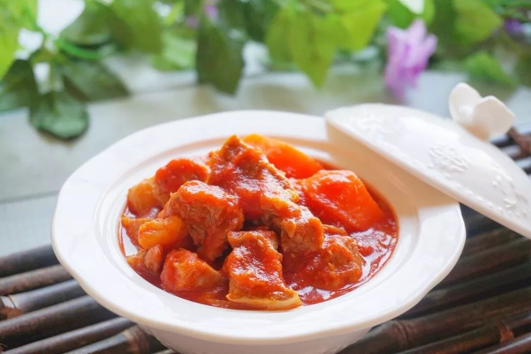 番茄萝卜炖牛腩