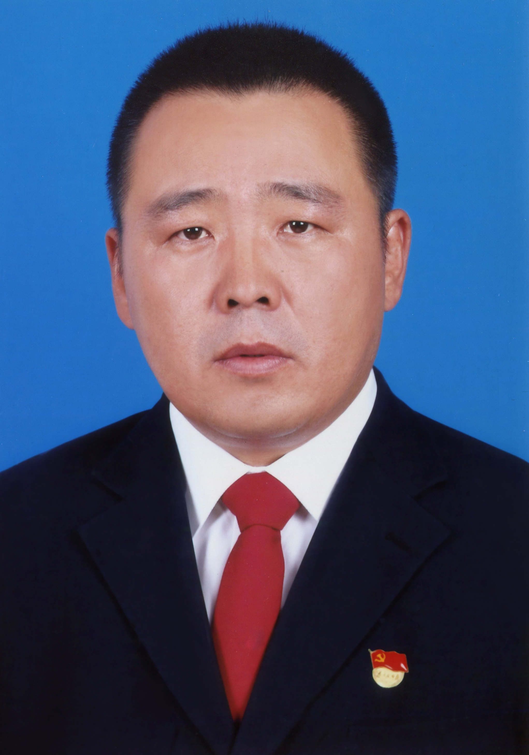 特木其勒图,男,蒙古族,1975年12月生,内蒙古阿拉善左旗人,2000年12