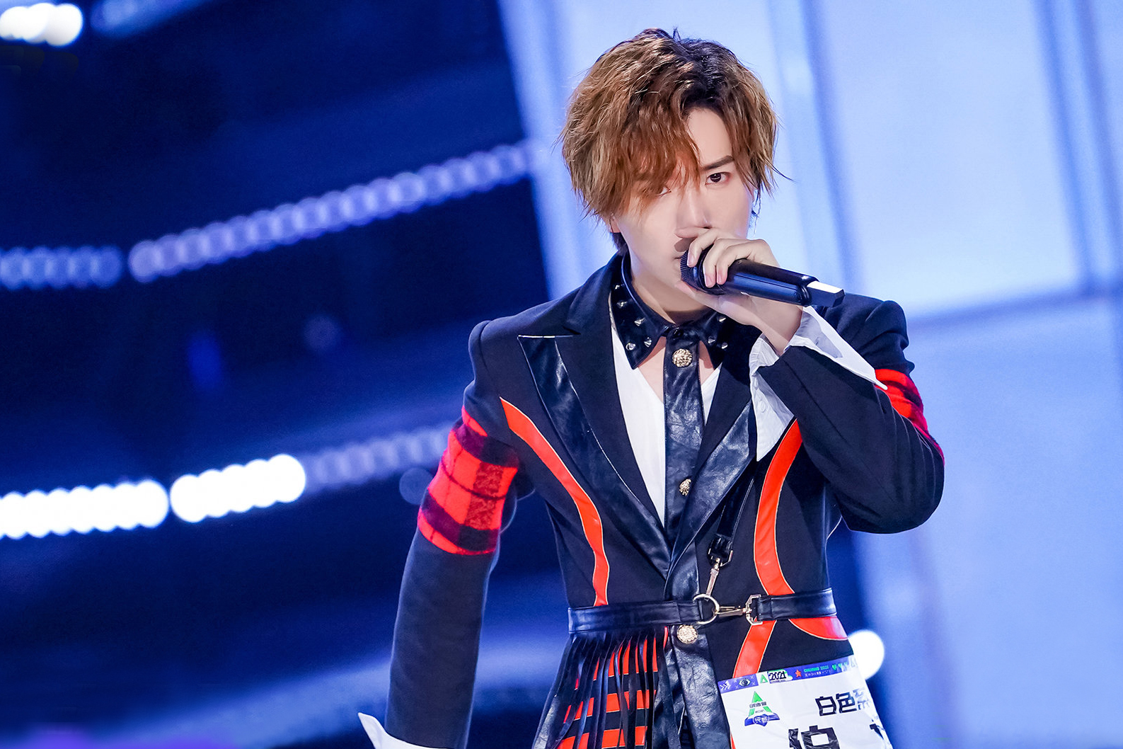  p data-id="gnbrxt40bd">伯远,本名汤浩,1993年2月11日出生于贵州省