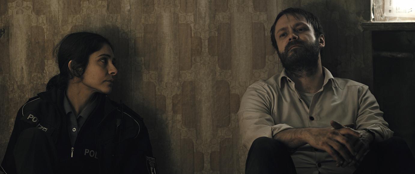 是gregor erler执导,佩嘉·费多尼,塞巴斯蒂安·阿基里斯主演的惊悚片