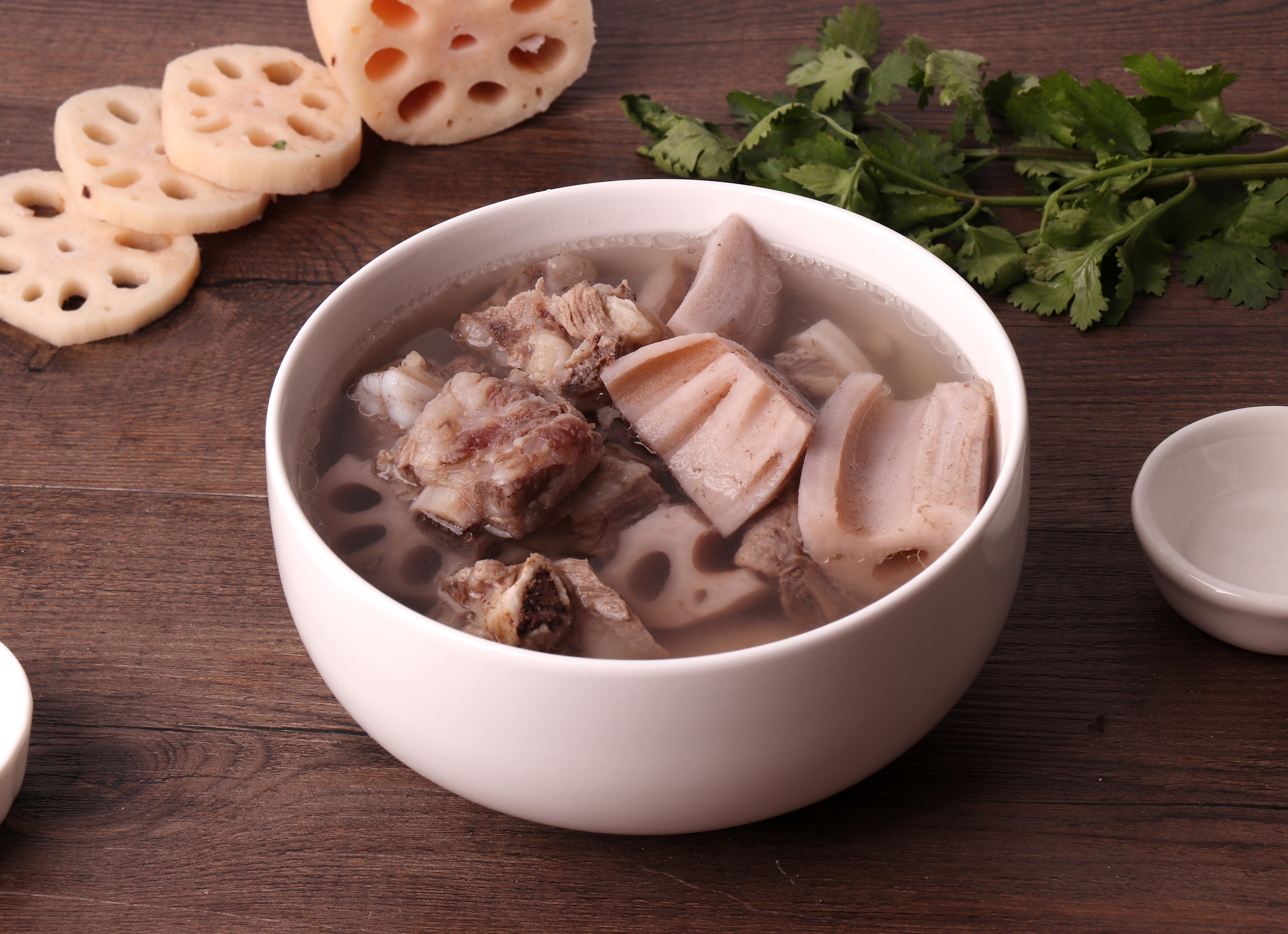 砂锅莲藕排骨汤