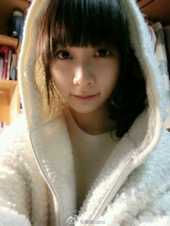  p>文晓依,艺名 a target="_blank" href="/item/醋醋/6005766" data