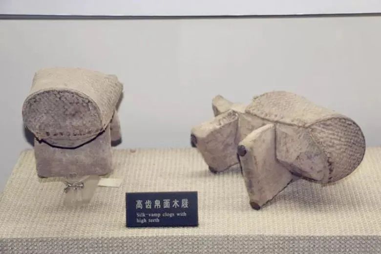 脚底下的几千年：我国古代的人们，都穿什么样的鞋子？_百科TA说