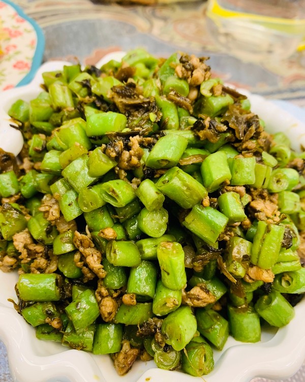 榄菜肉菘炒四季豆