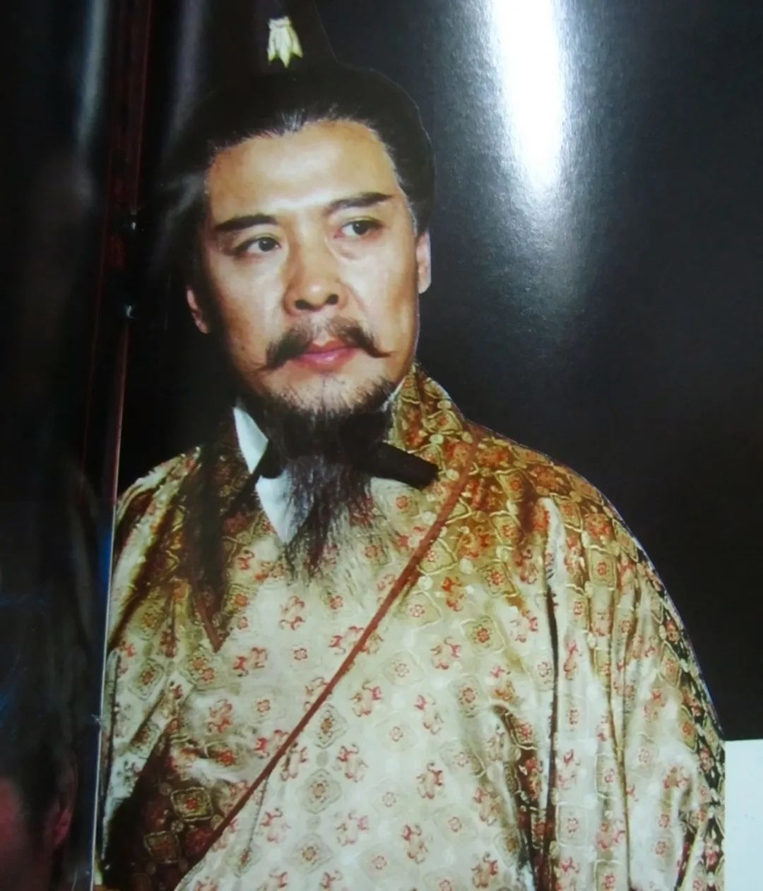 94版《三国演义》：总投资1.7亿，主角片酬每集才250元_百科TA说