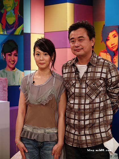  p>《光》是 a target="_blank" href="/item/施人诚/4062055" data