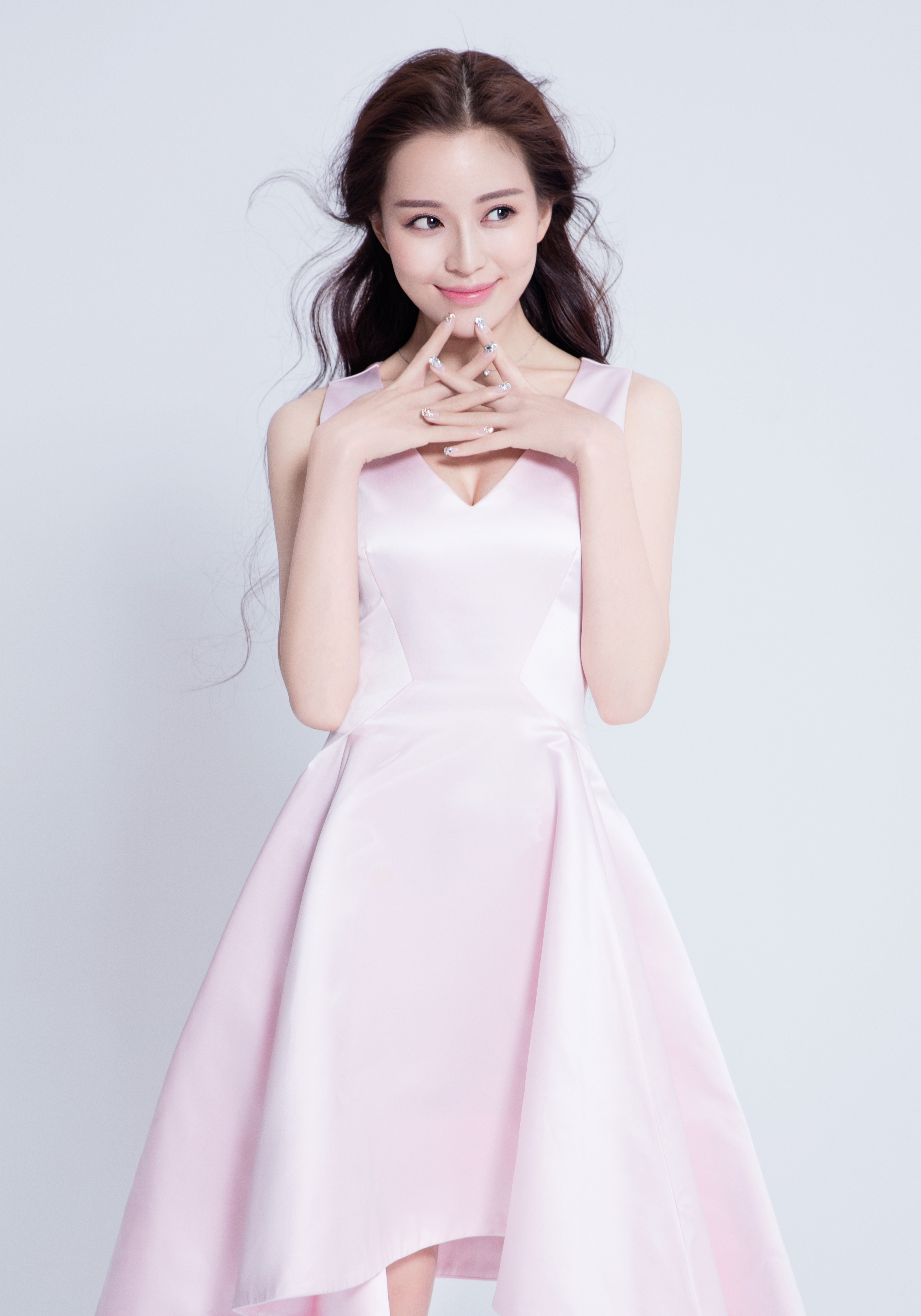  p>温心 i>(原名温健婷) /i>,1991年5月11日出生于广东省深圳市,中国